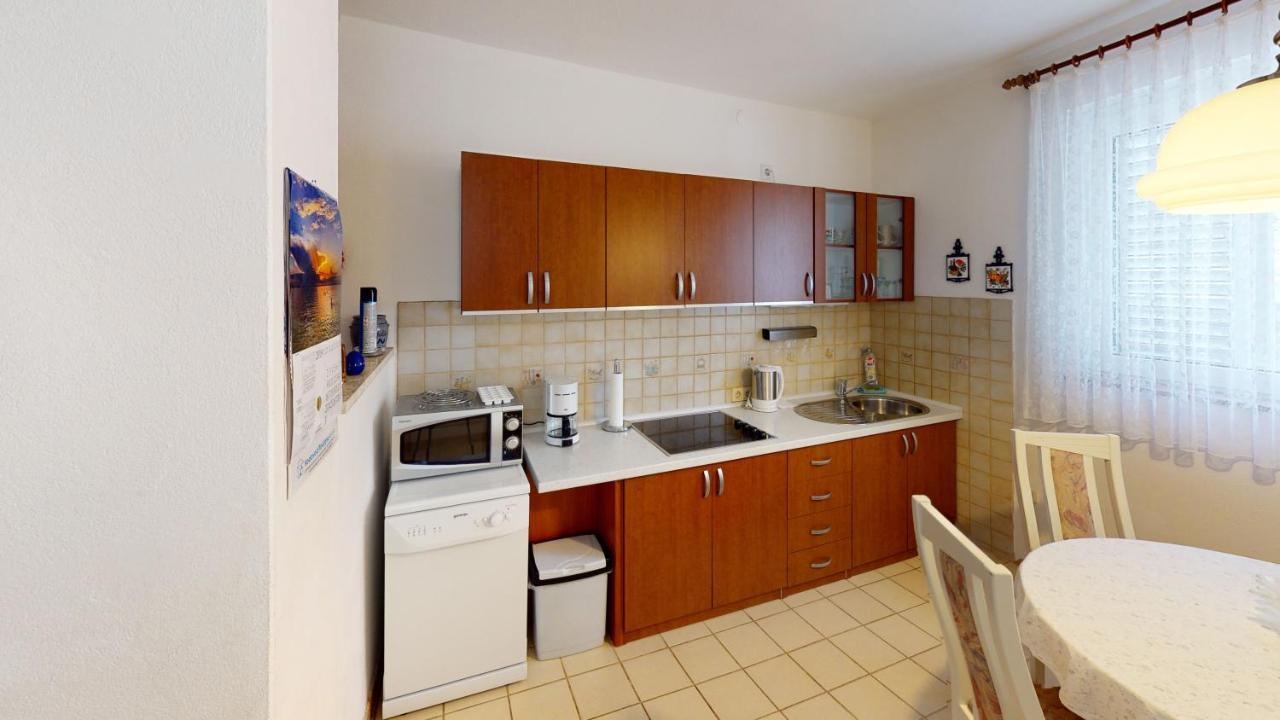 Appartements Slavica Povljana Exteriör bild